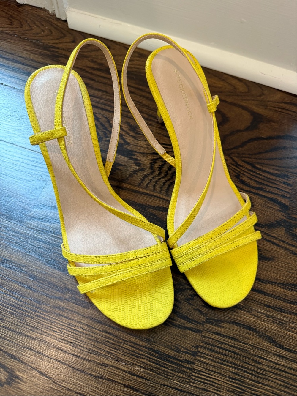 NWOT TUCKERNUCK SHOES Lemon Yellow Embossed Leather Scarlet Heels - size 8.5 - Picture 7 of 13